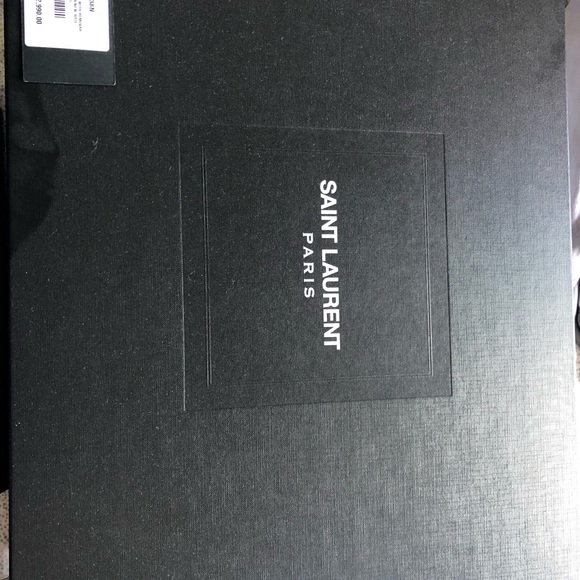 Saint Laurent - Picture 5 of 7